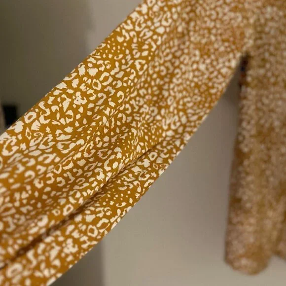 Savanna Jane giraffe print embroidered 100% Rayon blouse size M - Picture 6 of 6